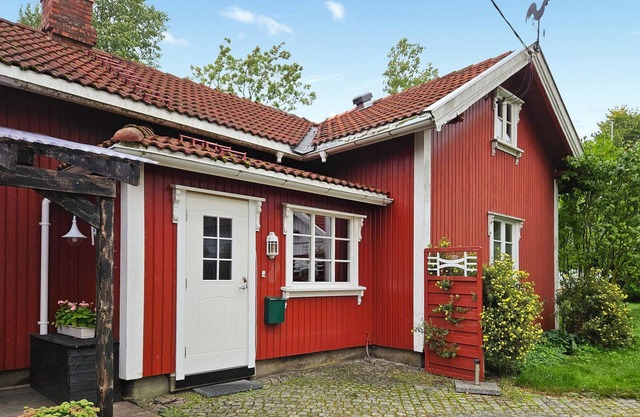 Stunning home in Eidsberg with kitchen