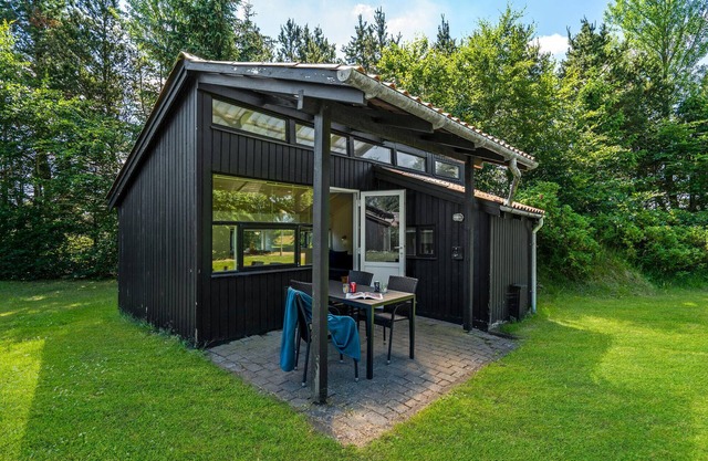 Stunning home in Hampen with WiFi