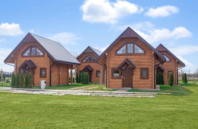 Stunning home in Jezierzany with sauna