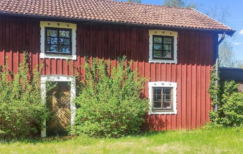 Stunning Home In Lenhovda