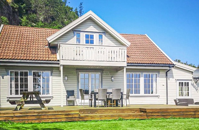 Stunning home in Lindesnes with kitchen