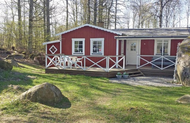 Stunning home in Lnashult with 2 Bedrooms and WiFi