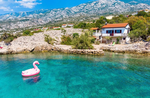 Stunning home in Prizna with WiFi