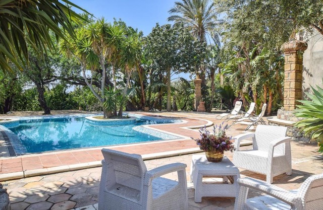 Stunning Home In Saline Ioniche