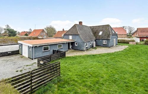 Stunning Home In Skærbæk With Wifi