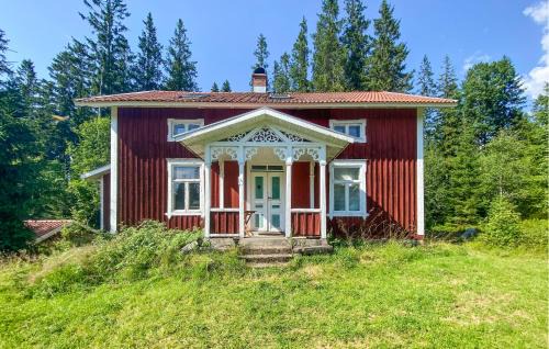 Stunning Home In Skillingaryd With Sauna