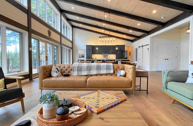 Stunning inside and out! Words don’t do it justice! Experience it for yourself!