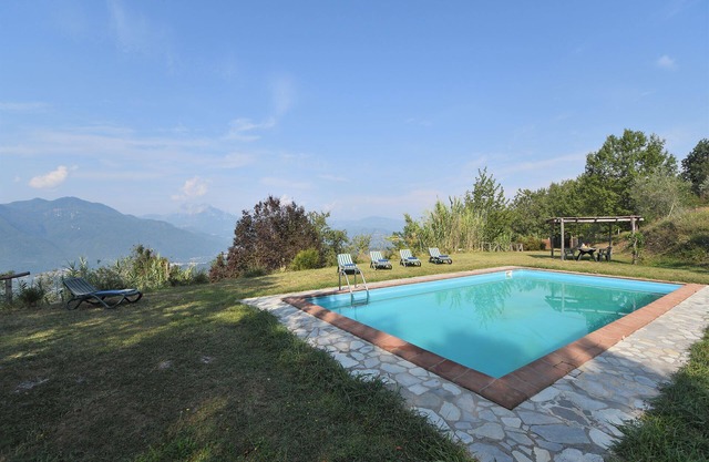 Stunning private villa for 6 people with private pool, WIFI, TV and pets allowed