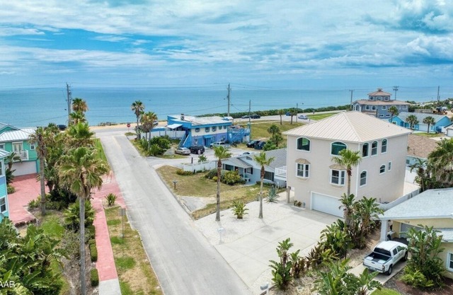 Stunning Key West style villa with Ocean views of world-famous Ormond Beach