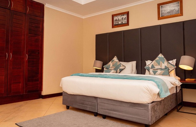 Stunning Large Grand Suite!