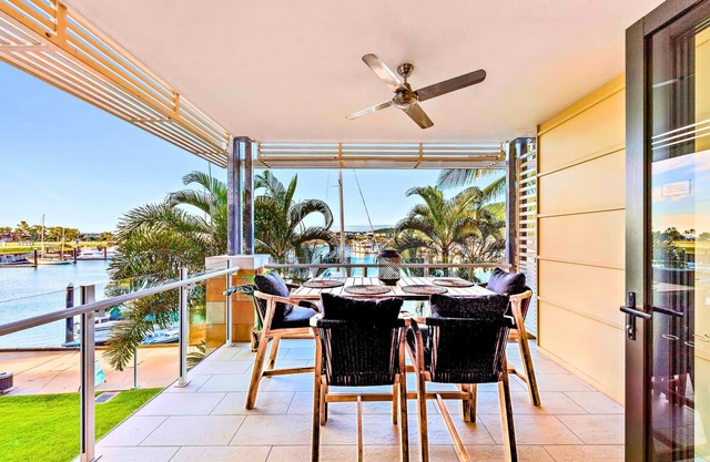Stunning Marina Views Close to Everything in Airlie Beach - with Elevator