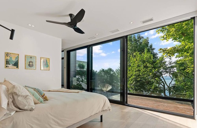 Stunning Modern Waterfront home, 10 minutes from Downtown Toronto.