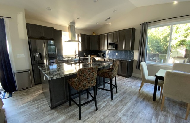 Stunning New Custom-Built Home, 12' Ceilings, Chef's Kitchen, and Fruit Orchard