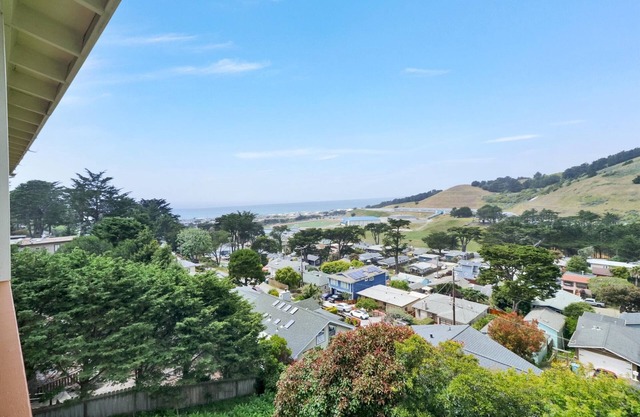 Stunning Ocean Mountain View Near SF+Beach Suite