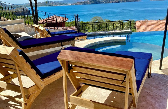 Stunning Ocean Views from every room . walking distance to two great beaches!
