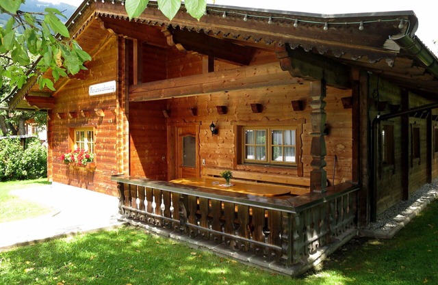 Stunning private villa for 12 people with WIFI, TV, patio and pets allowed