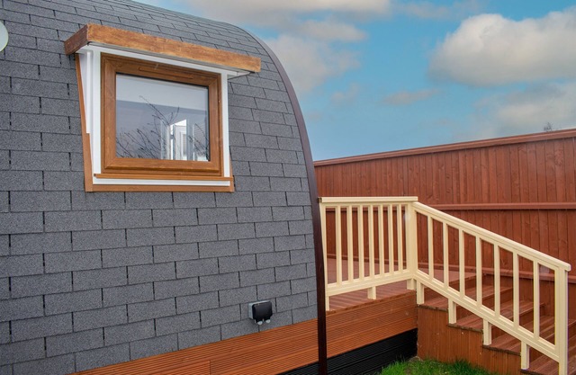 Stunning Pod 4 with Countryside view