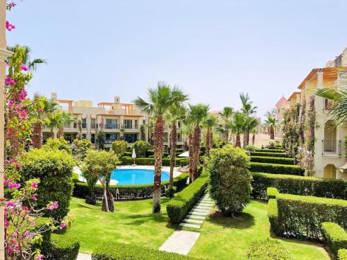 Stunning Pool View 1bed Private Beach Access, Veranda Sahl Hasheesh