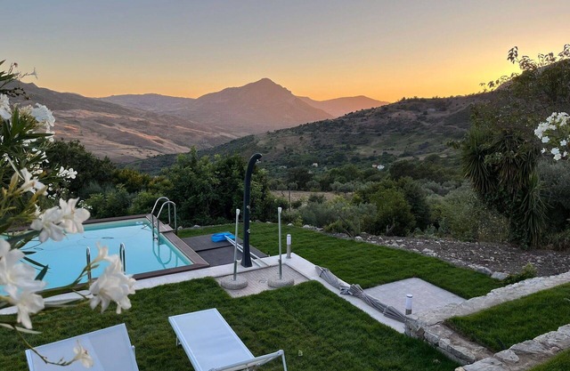 Stunning private villa for 6 people with WIFI, private pool, A/C, TV and panoramic view