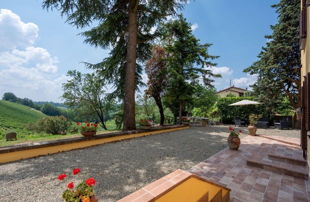 Stunning private villa for 6 guests with WIFI, TV, patio and parking