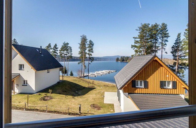 Stunning private villa for 8 guests with WIFI, TV, terrace, pets allowed and parking