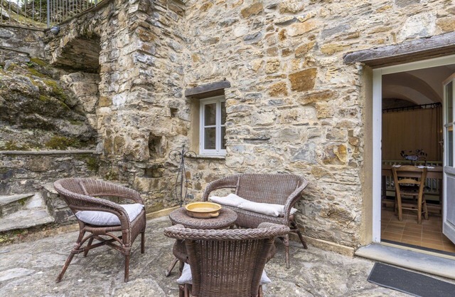 Stunning private villa for 9 guests with TV, patio and pets allowed