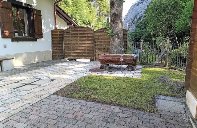 Stunning private villa for 6 guests with WIFI, TV, terrace, pets allowed and parking