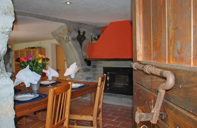 Stunning private villa for 5 guests with WIFI, TV, patio, pets allowed and panoramic view