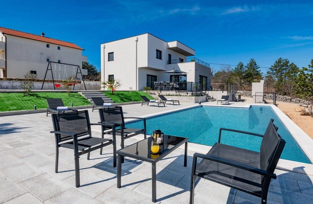 Stunning private villa with private pool, A/C, WIFI, TV, terrace, panoramic view and parking