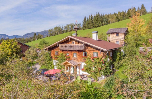 Stunning private villa for 12 people with WIFI, TV and parking