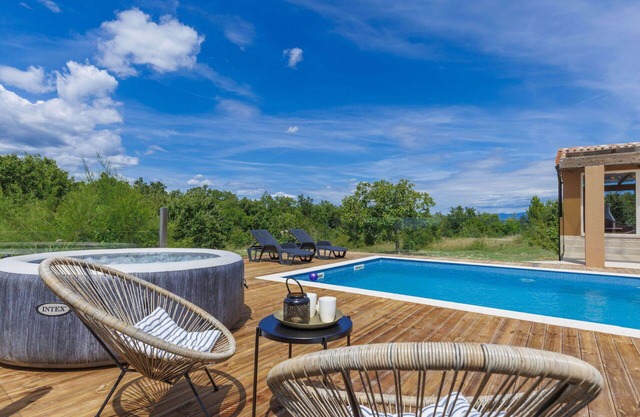 Stunning private villa for 5 guests with A/C, private pool, internet, hot tub and TV