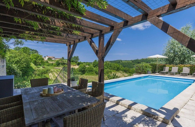 Stunning private villa for 4 guests with private pool, WIFI, A/C, TV, patio and parking