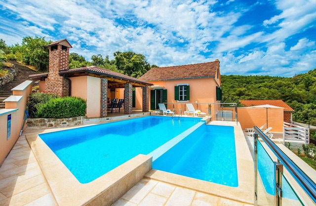 Stunning private villa for 6 people with WIFI, private pool, A/C, TV, terrace and parking