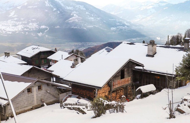 Stunning private villa for 11 people with WIFI, terrace, pets allowed and parking