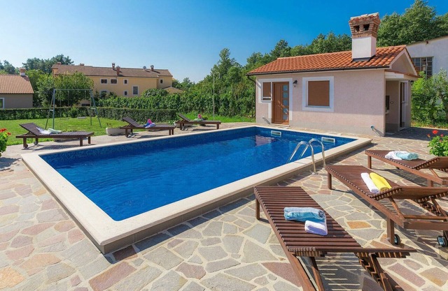Stunning private villa with A/C, private pool, WIFI, TV, terrace, pets allowed and parking