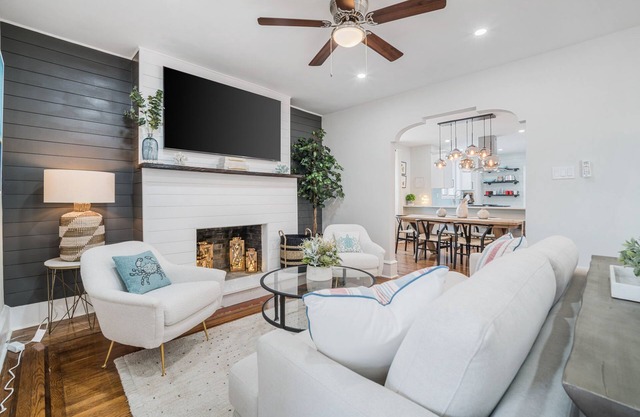 Stunning renovation, BEACH BLOCK, walk to everything!