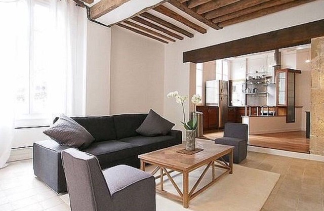 Stunning, Spacious Flat Located In The Heart Of Paris, For 4-6 People