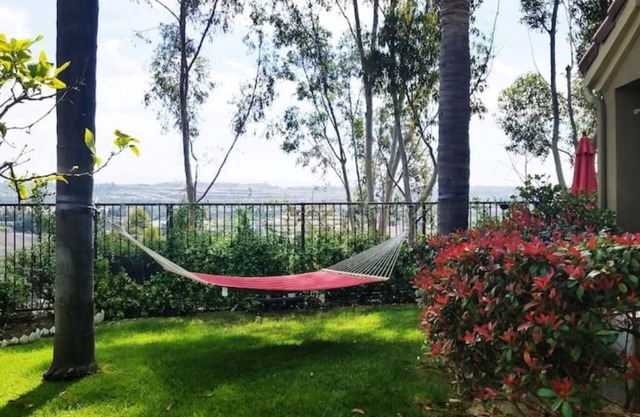 Stunning View Getaway - 2 bdrms, 2.5 baths & Pool