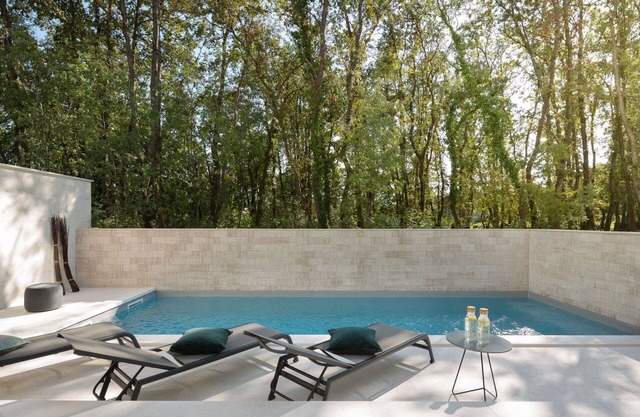 Stunning villa for 10 guests with A/C, WIFI, private pool, TV and terrace