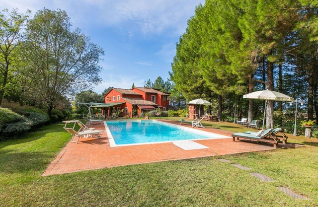 Stunning villa for 4 guests with WIFI, private pool and TV