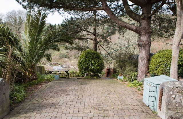 Stunning villa for 6 guests with TV