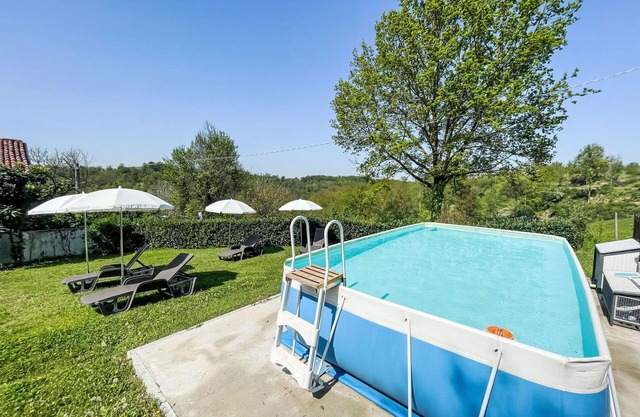 Stunning villa for 7 guests with A/C, WIFI, private pool, TV, terrace and pets allowed