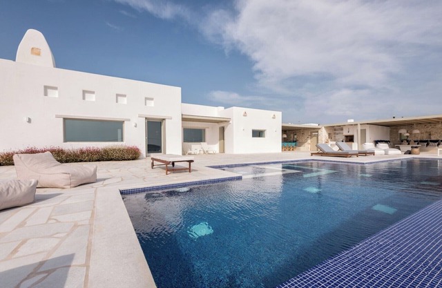 Stunning Villa on the Beautiful Island of Paros