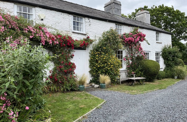 Stunning Welsh Farmhouse Overlooking Dyfi Estuary. 4 star with "Visit Wales"
