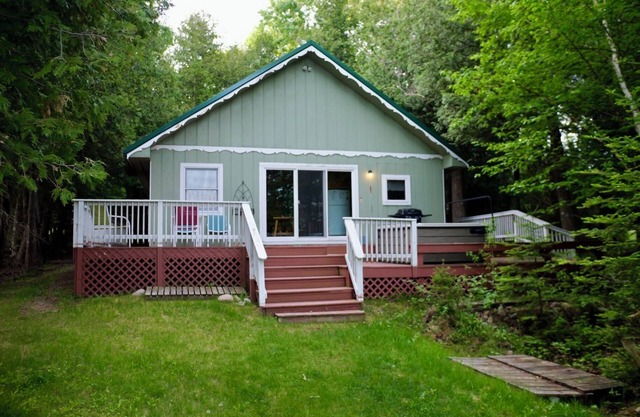 Sturgeon Bay Chalet on Drummond Island