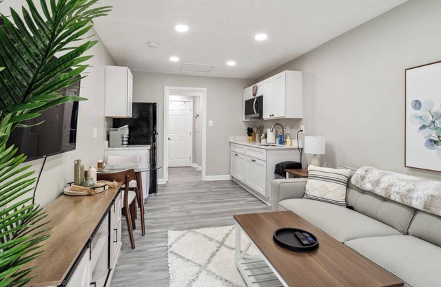 Stylish 1 BD 1 BA Duplex Near Arundel Mills Mall, Live Casino, FT Meade!