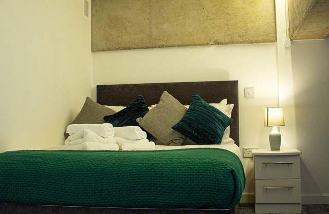 Stylish 1 Bed Duplex APT- West Bromwich