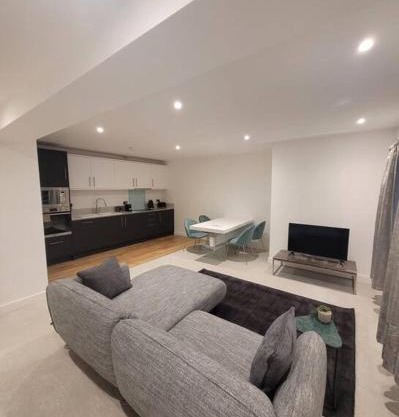 Stylish 1 Bed Flat Rochester