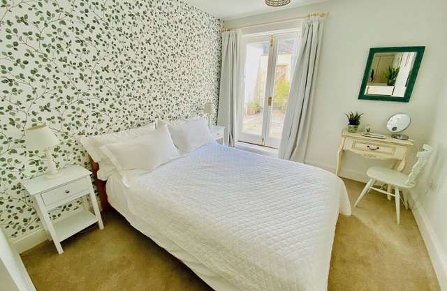 Stylish 1BR apartment near Salcombe & beaches