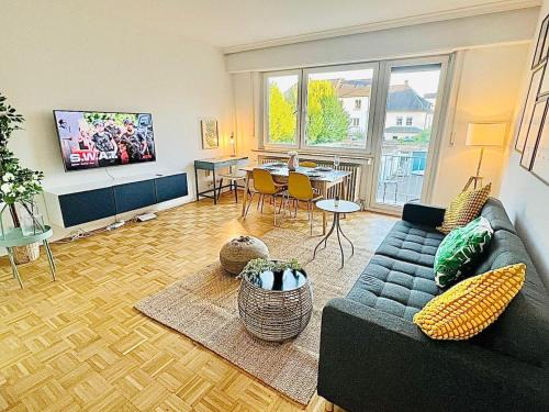 Stylish 1BR flat with outdoor space